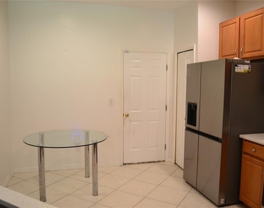 11235 Kapok Grand Circle - Photo Thumbnail 3