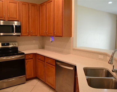 11235 Kapok Grand Circle - Photo Thumbnail 5
