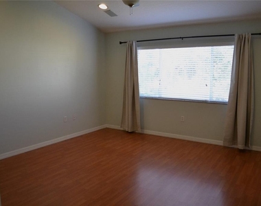 11235 Kapok Grand Circle - Photo Thumbnail 9