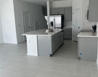 2313 Alee Lane - Photo Thumbnail 6