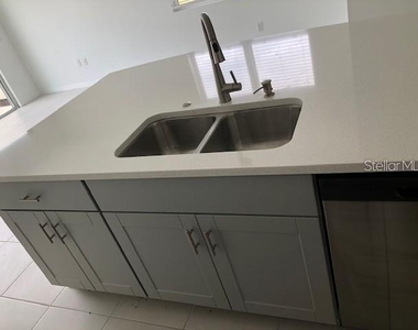 2313 Alee Lane - Photo Thumbnail 8