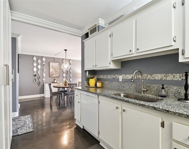255 Dolphin Point - Photo Thumbnail 9