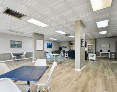 255 Dolphin Point - Photo Thumbnail 25