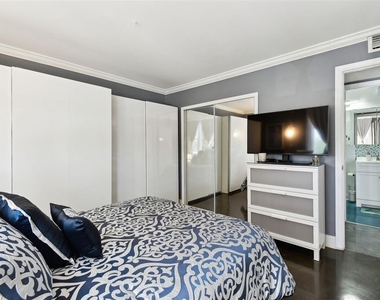 255 Dolphin Point - Photo Thumbnail 17