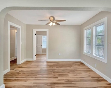 828 22nd Avenue N - Photo Thumbnail 4