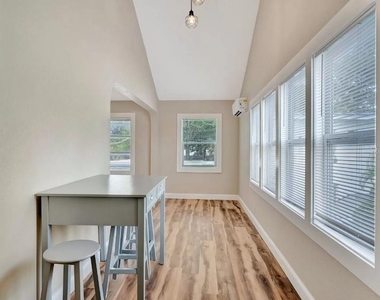 828 22nd Avenue N - Photo Thumbnail 2