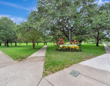 828 22nd Avenue N - Photo Thumbnail 2