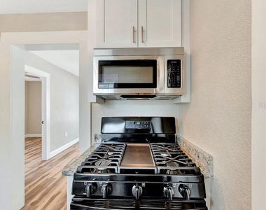 828 22nd Avenue N - Photo Thumbnail 6