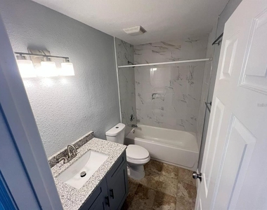 9205 Tudor Drive - Photo Thumbnail 2