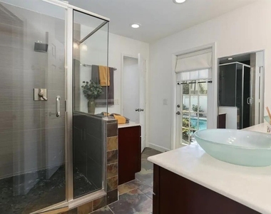 4014 W Palmira Avenue - Photo Thumbnail 27