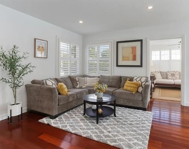 4014 W Palmira Avenue - Photo Thumbnail 6