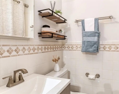 4014 W Palmira Avenue - Photo Thumbnail 42