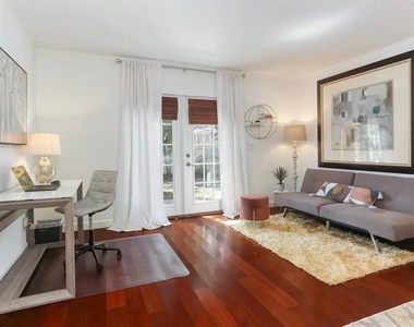 4014 W Palmira Avenue - Photo Thumbnail 43