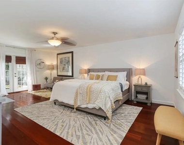 4014 W Palmira Avenue - Photo Thumbnail 22
