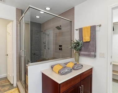 4014 W Palmira Avenue - Photo Thumbnail 29