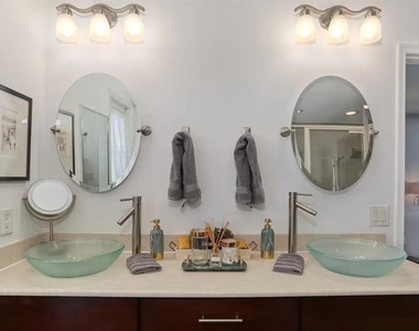4014 W Palmira Avenue - Photo Thumbnail 26