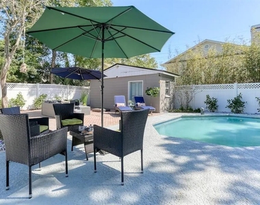 4014 W Palmira Avenue - Photo Thumbnail 48