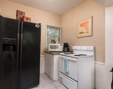 3655 N 1st (upper Unit) Avenue - Photo Thumbnail 8