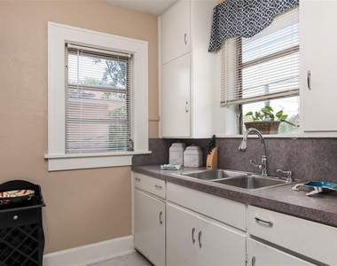 3655 N 1st (upper Unit) Avenue - Photo Thumbnail 9