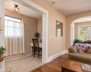 3655 N 1st (upper Unit) Avenue - Photo Thumbnail 3