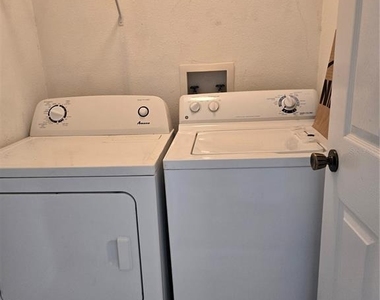 728 Burlwood Street - Photo Thumbnail 19