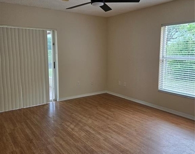 728 Burlwood Street - Photo Thumbnail 10