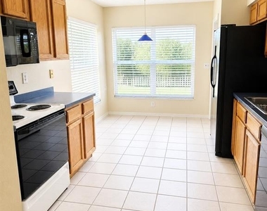728 Burlwood Street - Photo Thumbnail 17