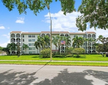 250 Ne 20th Street - Photo Thumbnail 19
