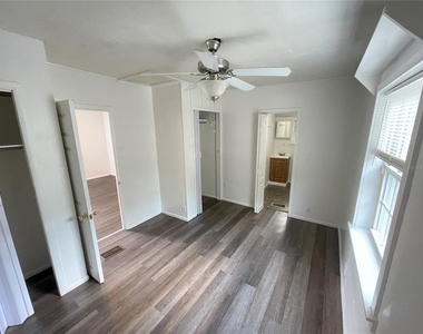 1022 Oregon Avenue - Photo Thumbnail 7