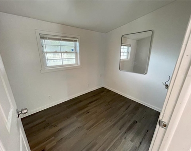 1022 Oregon Avenue - Photo Thumbnail 5