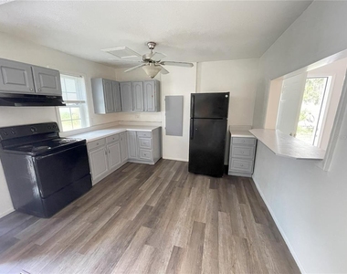 1022 Oregon Avenue - Photo Thumbnail 3