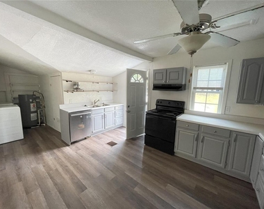 1022 Oregon Avenue - Photo Thumbnail 2