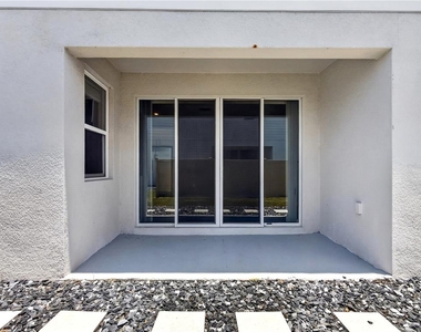 1465 Axel Graeson Avenue - Photo Thumbnail 34