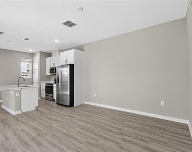1465 Axel Graeson Avenue - Photo Thumbnail 7