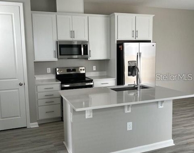 1465 Axel Graeson Avenue - Photo Thumbnail 2