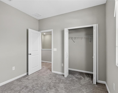 1465 Axel Graeson Avenue - Photo Thumbnail 12