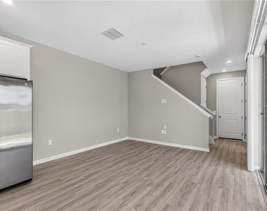 1465 Axel Graeson Avenue - Photo Thumbnail 32