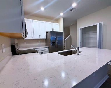 4939 Sw 81st Loop - Photo Thumbnail 9