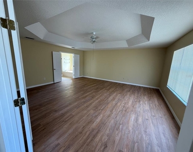 933 Whispering Cypress Lane - Photo Thumbnail 6