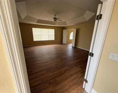 933 Whispering Cypress Lane - Photo Thumbnail 14