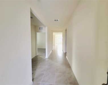 420 Noble Avenue - Photo Thumbnail 4