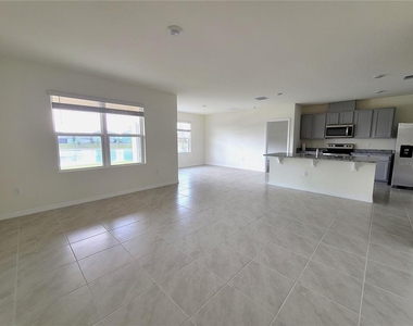 420 Noble Avenue - Photo Thumbnail 10