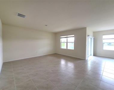 420 Noble Avenue - Photo Thumbnail 9