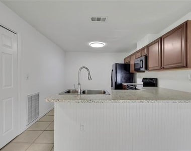 8053 Canterbury Street - Photo Thumbnail 5