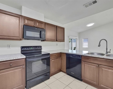 8053 Canterbury Street - Photo Thumbnail 7
