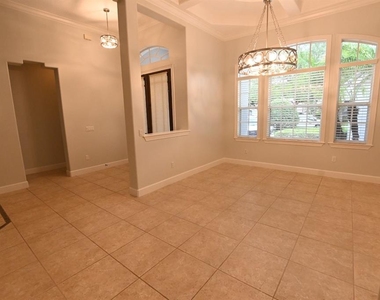 8122 Whitford Court - Photo Thumbnail 9
