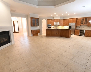 8122 Whitford Court - Photo Thumbnail 6