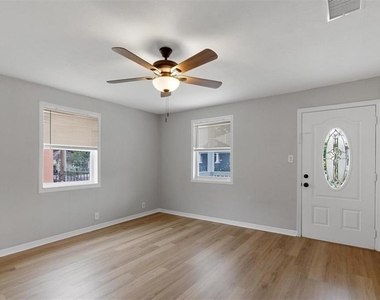 2406 E Clark Street - Photo Thumbnail 1