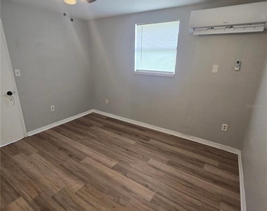 2406 E Clark Street - Photo Thumbnail 12