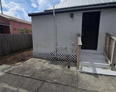 2406 E Clark Street - Photo Thumbnail 18